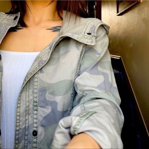 HOLLISTER Camo Jacket 🍑